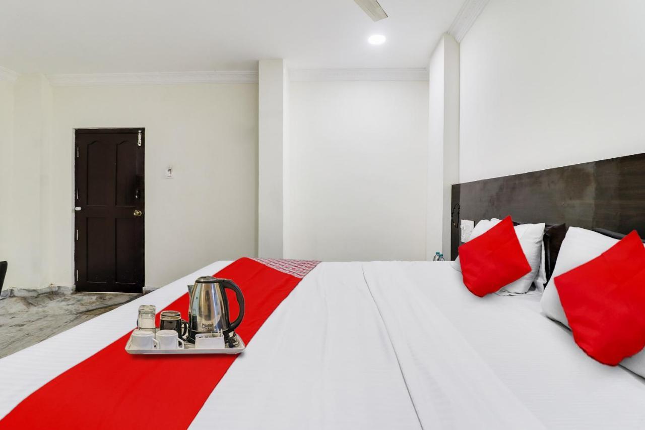 Oyo Dharani Grand Hotel Khammam Екстериор снимка