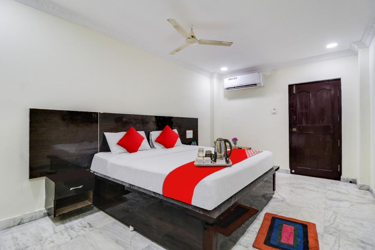 Oyo Dharani Grand Hotel Khammam Екстериор снимка