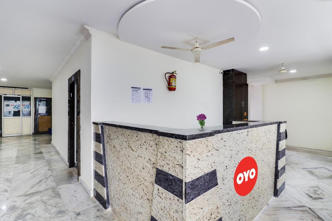 Oyo Dharani Grand Hotel Khammam Екстериор снимка