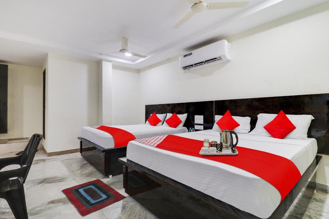 Oyo Dharani Grand Hotel Khammam Екстериор снимка