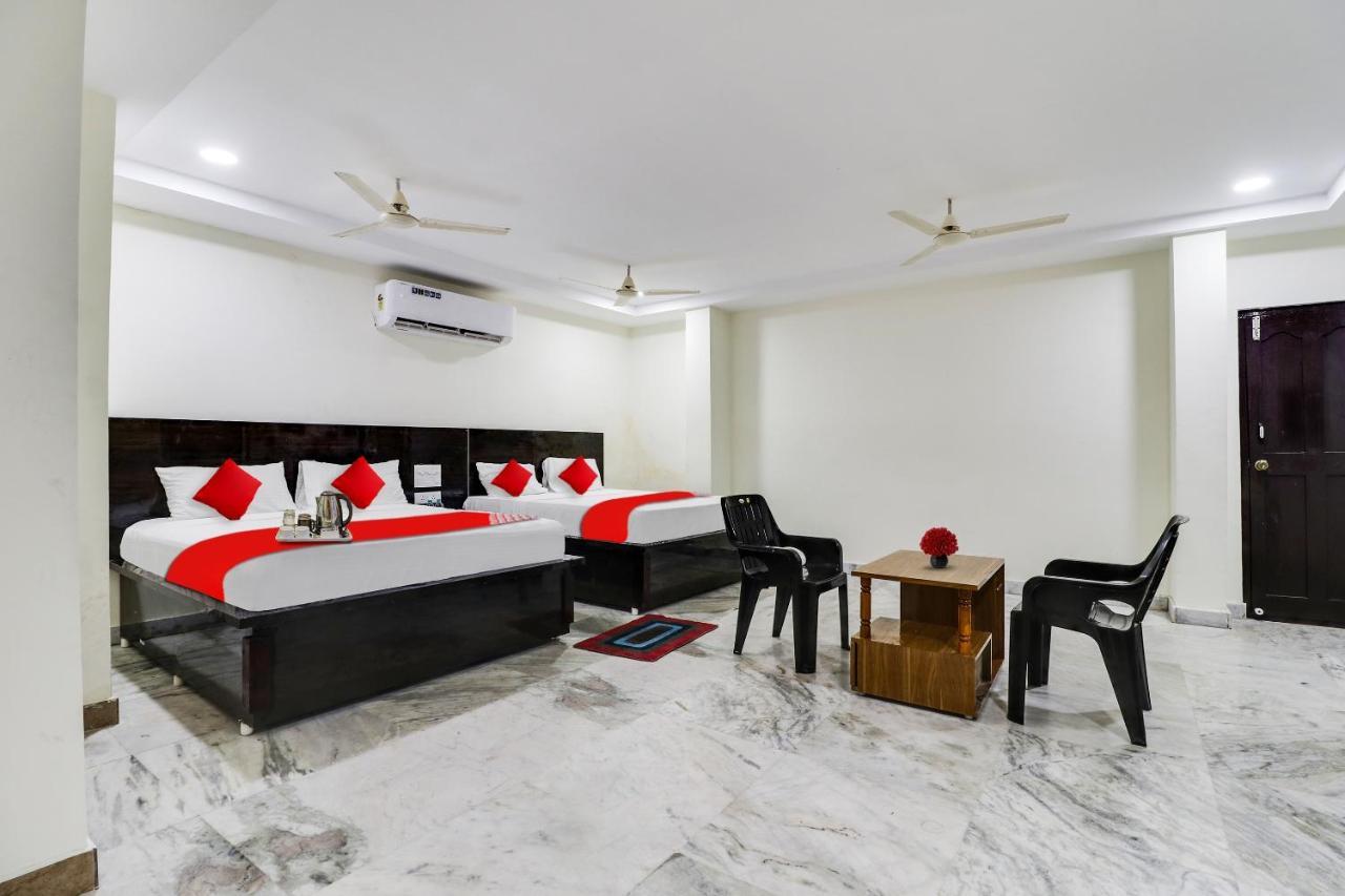 Oyo Dharani Grand Hotel Khammam Екстериор снимка