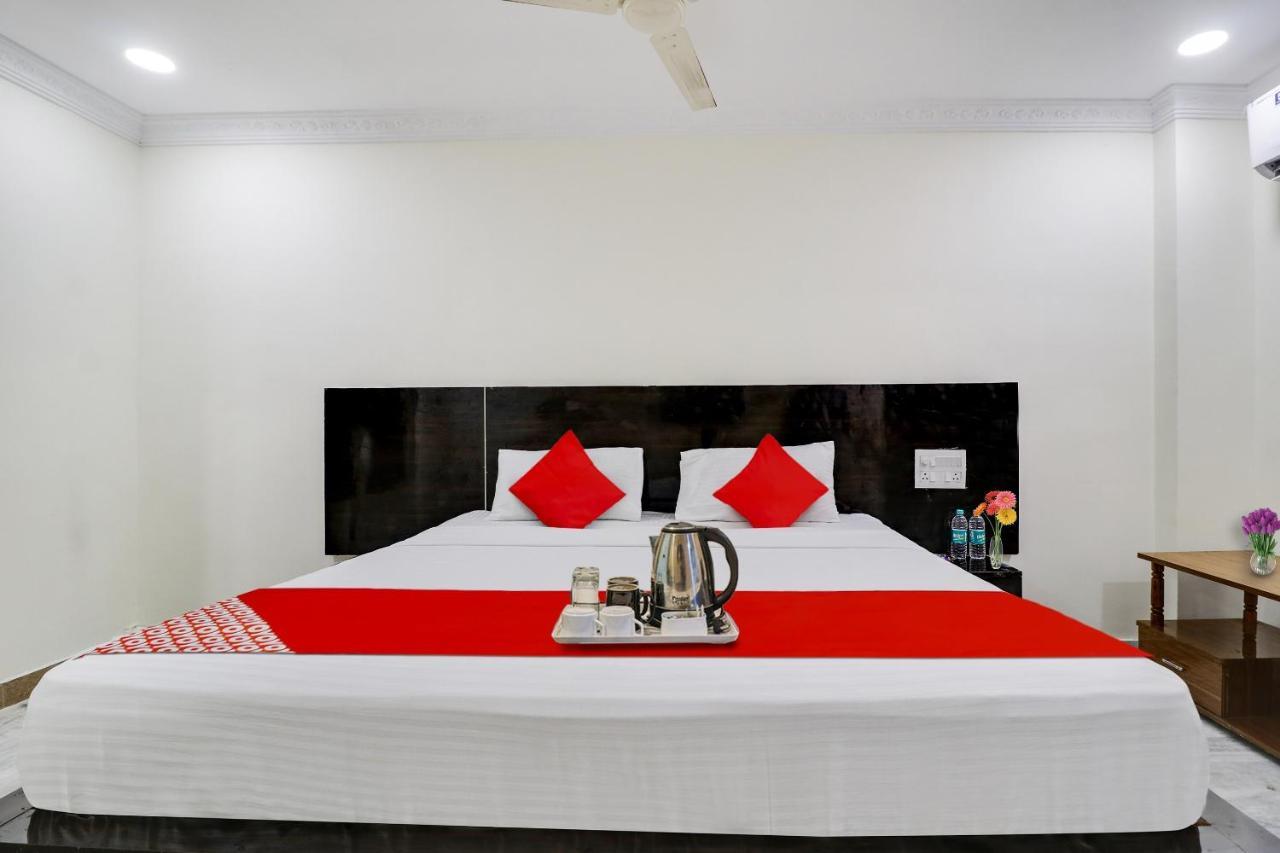Oyo Dharani Grand Hotel Khammam Екстериор снимка