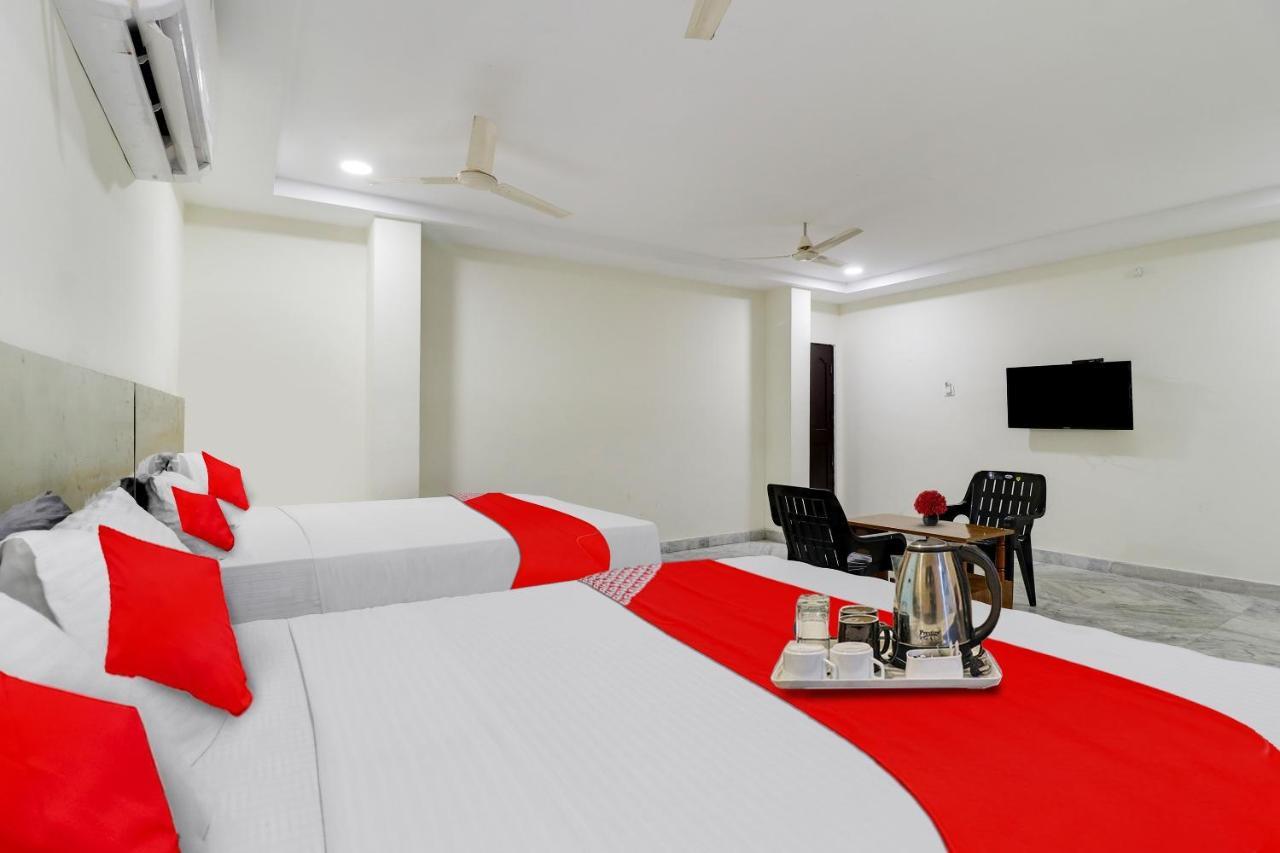 Oyo Dharani Grand Hotel Khammam Екстериор снимка