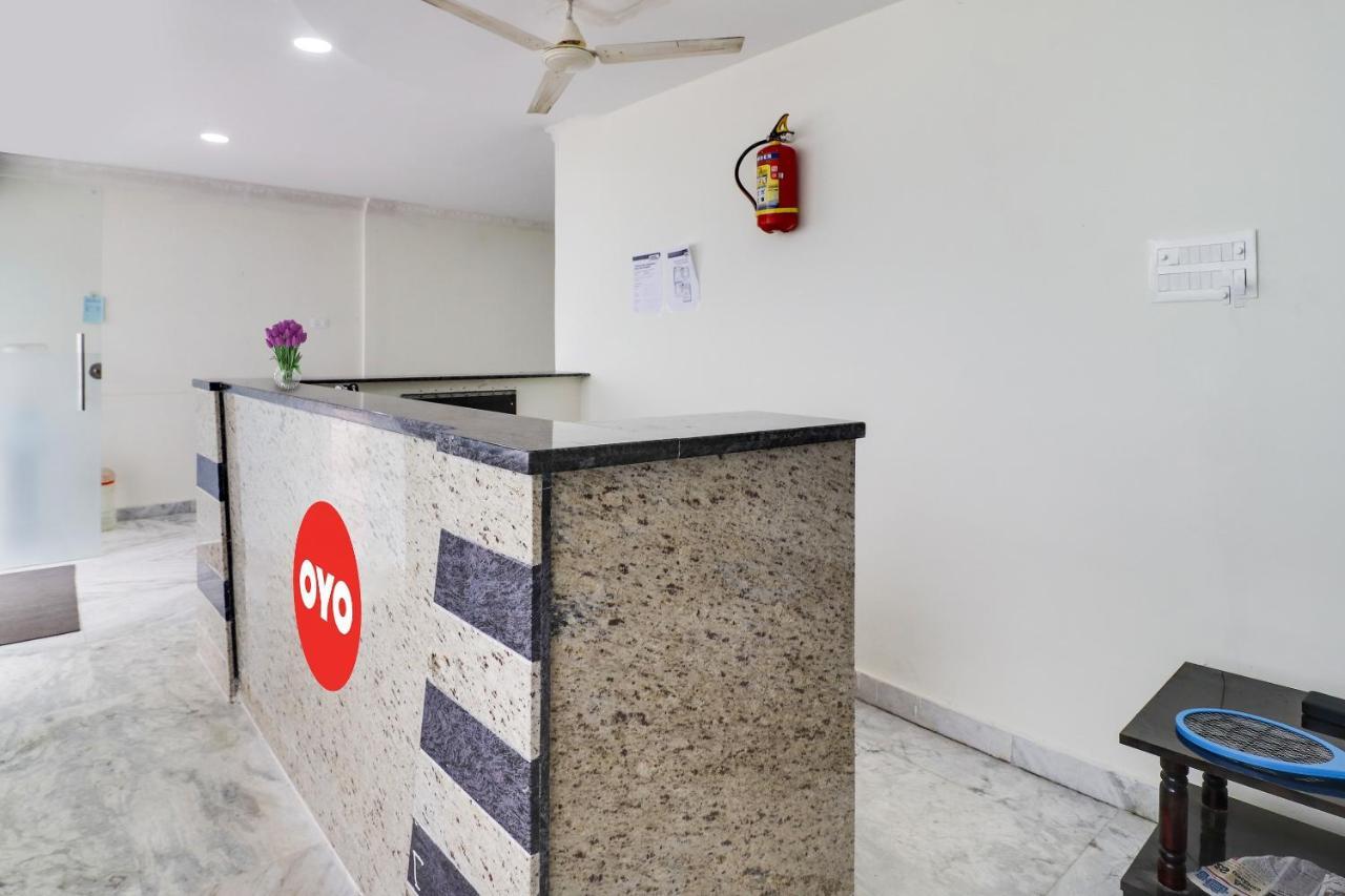 Oyo Dharani Grand Hotel Khammam Екстериор снимка